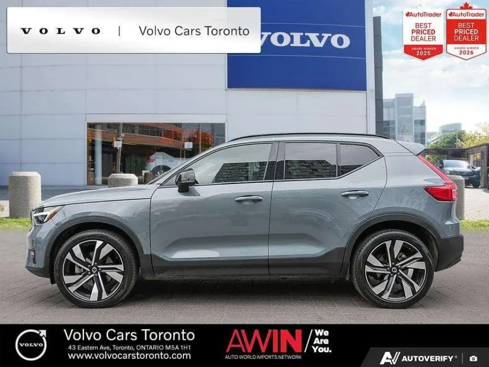 Volvo XC40 B5 B Plus Dark Theme 2023