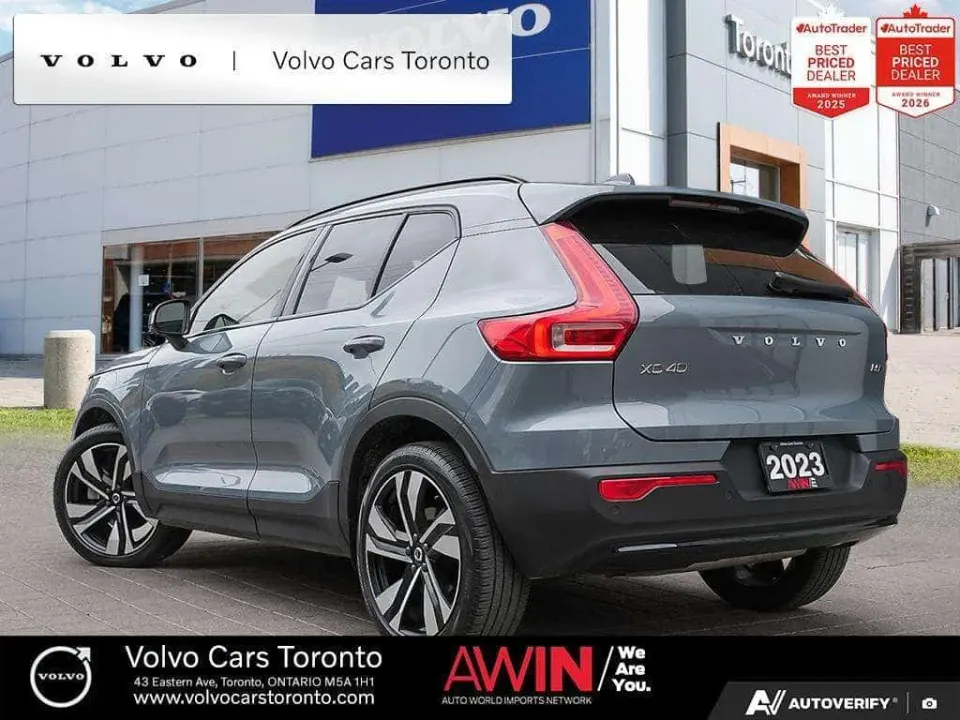 Volvo XC40 B5 B Plus Dark Theme 2023