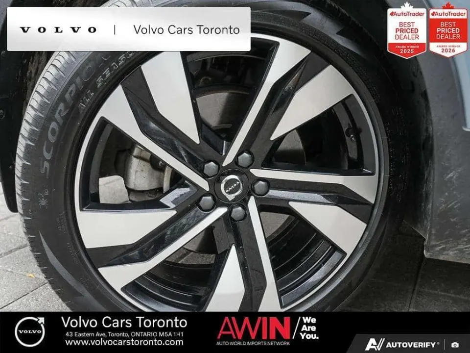 Volvo XC40 B5 B Plus Dark Theme 2023