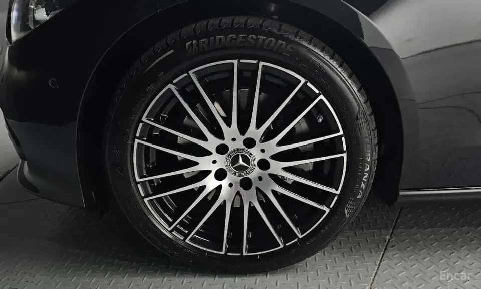 Mercedes-Benz C 300 C300 4MATIC Avantgarde 2024