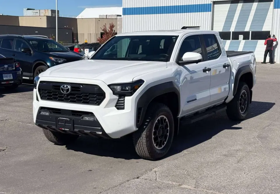 Toyota Tacoma TRD Sport Premium Package 2024