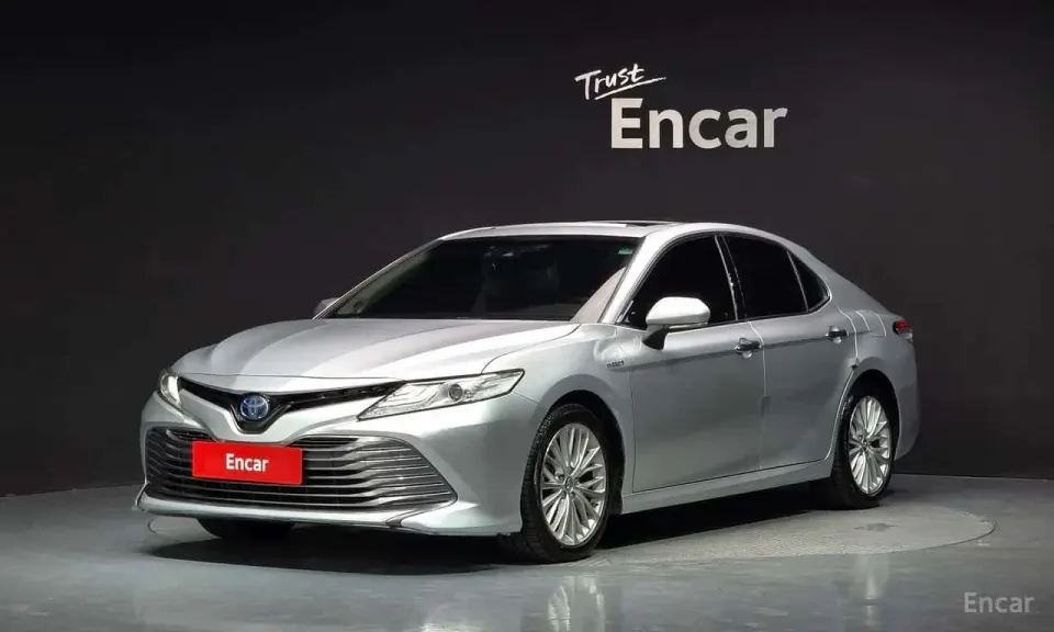 Toyota Camry 2.5 XLE Hybrid 2018