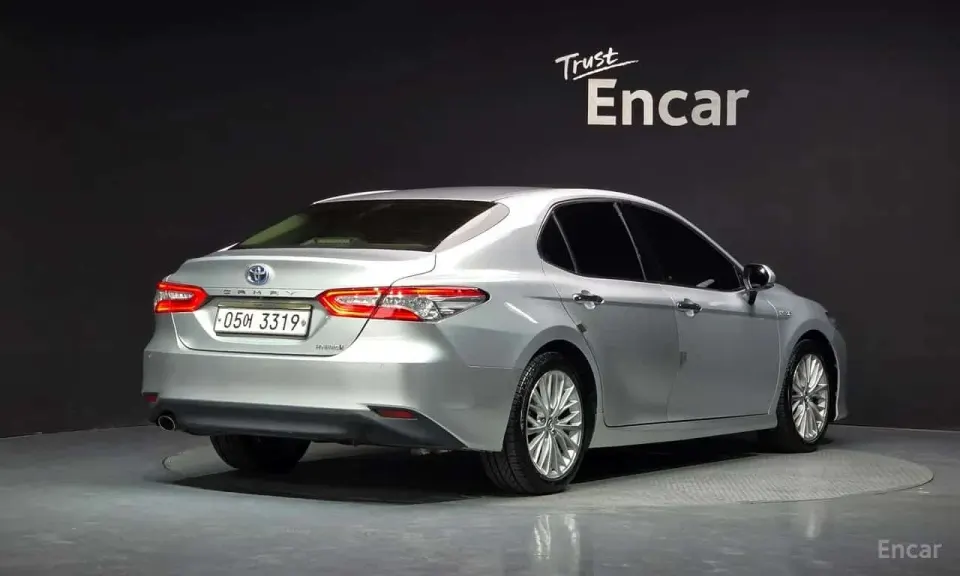 Toyota Camry 2.5 XLE Hybrid 2018