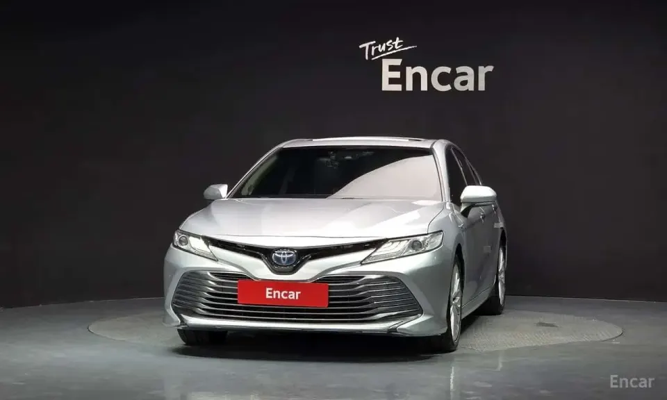 Toyota Camry 2.5 XLE Hybrid 2018