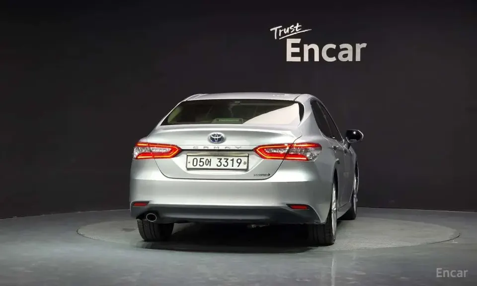 Toyota Camry 2.5 XLE Hybrid 2018