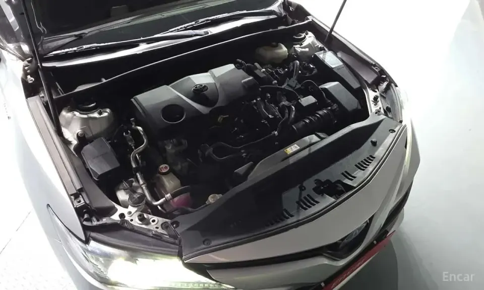 Toyota Camry 2.5 XLE Hybrid 2018