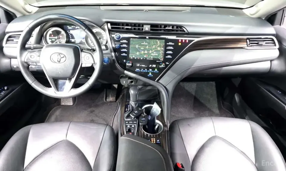 Toyota Camry 2.5 XLE Hybrid 2018