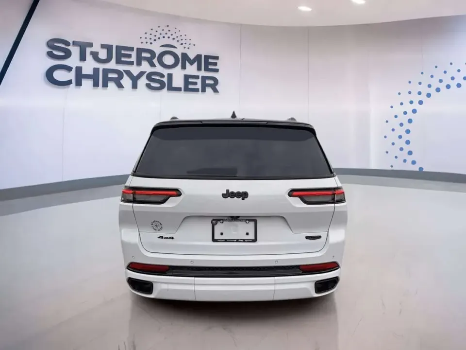 Jeep JEEP GRAND CHEROKEE L SUMMIT 2023, V8 5,7 L, 7 PASSAGERS ET LE LUXE SANS COMPROMIS 2023
