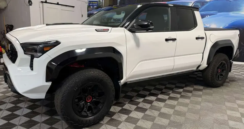 Toyota Tacoma TRD PRO, Hybrid, Loaded, One Owner, Accident Free! 2025
