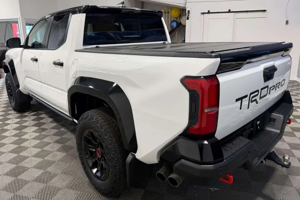 Toyota Tacoma TRD PRO, Hybrid, Loaded, One Owner, Accident Free! 2025