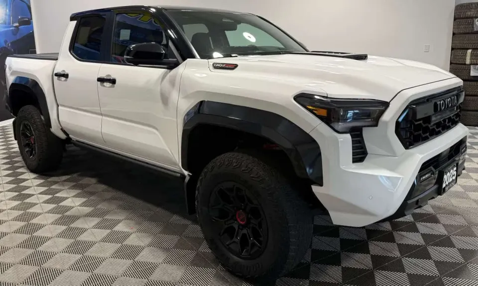 Toyota Tacoma TRD PRO, Hybrid, Loaded, One Owner, Accident Free! 2025