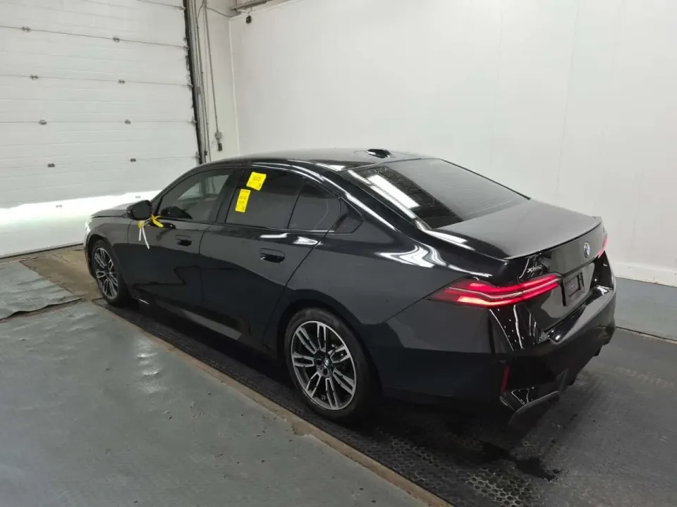 BMW Sedan 530i Xdrive 2026