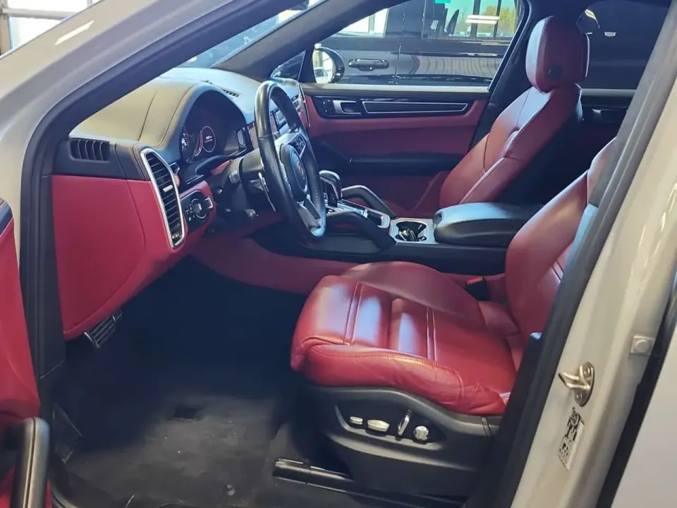 Porsche Cayenne Coupe Awd Gts 2021