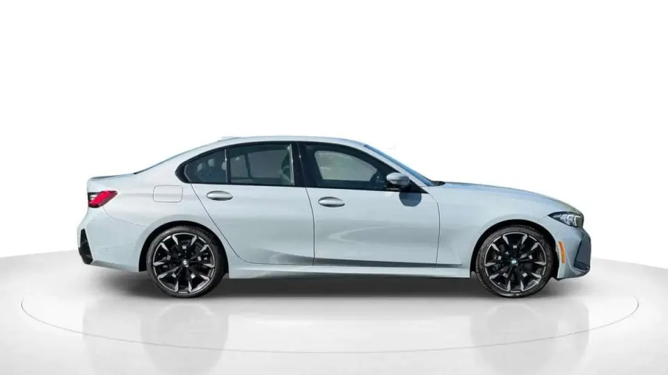 BMW 330i 330i xDrive | M-Sport Package 2025