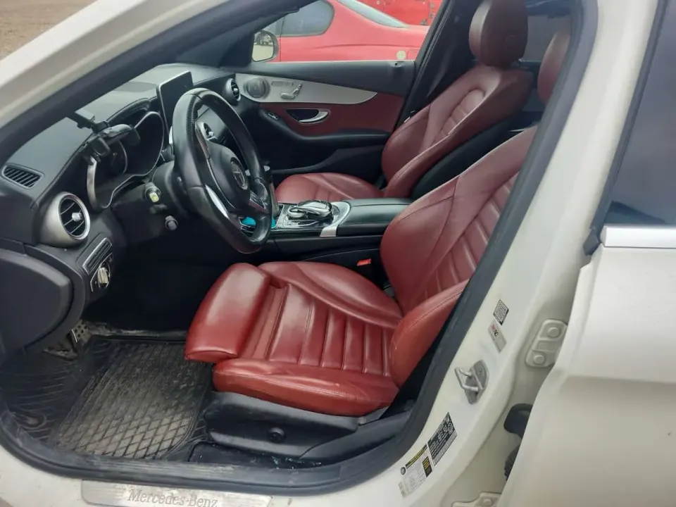 Mercedes-Benz 4dr Sdn 4matic C 300 2015
