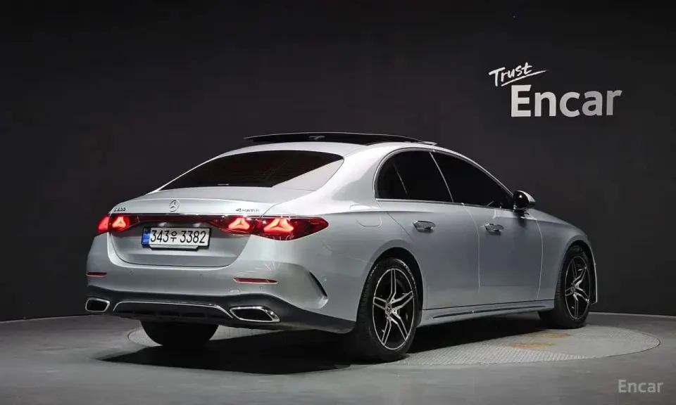 Mercedes-Benz E 300 E300 4MATIC AMG Line 2024