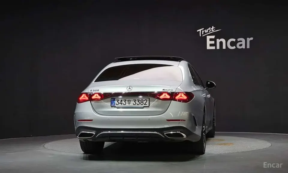 Mercedes-Benz E 300 E300 4MATIC AMG Line 2024