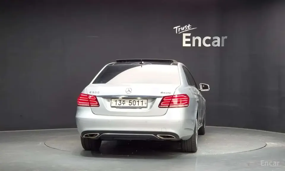 Mercedes-Benz E 300 E300 4MATIC Avantgarde 2014