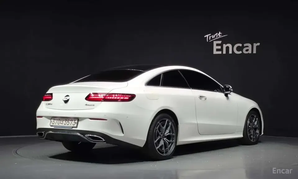 Mercedes-Benz E 300 E300d 4MATIC Coupe 2023