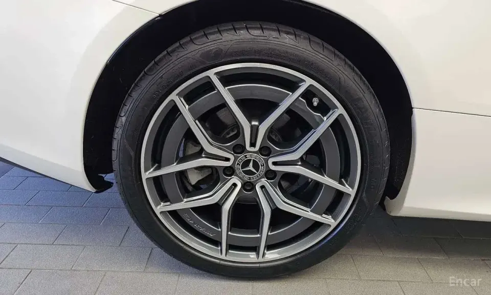 Mercedes-Benz E 300 E300d 4MATIC Coupe 2023