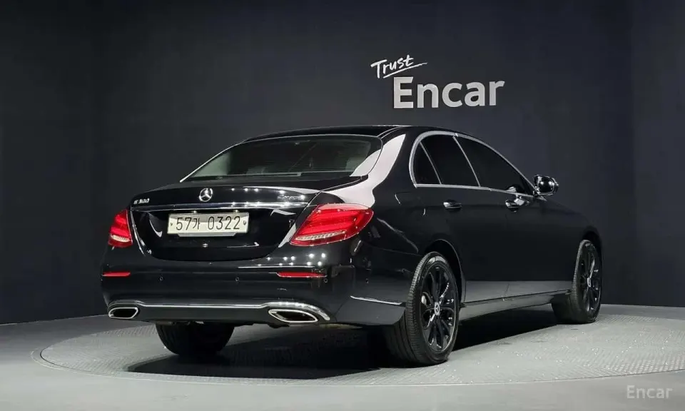 Mercedes-Benz E 300 E300 4MATIC Exclusive 2016