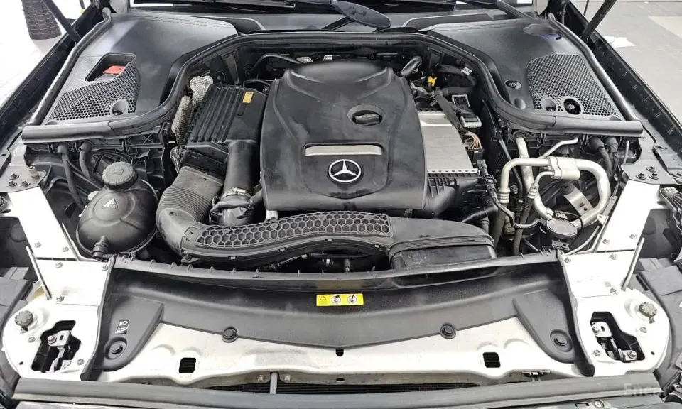 Mercedes-Benz E 300 E300 4MATIC Exclusive 2016