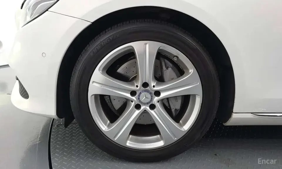 Mercedes-Benz E 220 E220d Avantgarde 2016