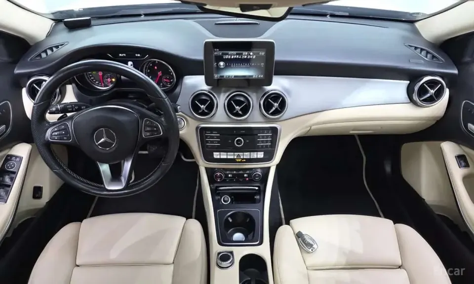 Mercedes-Benz GLA220 Premium 2019