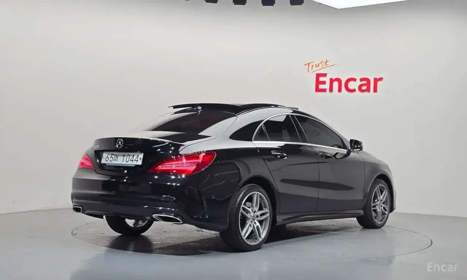 Mercedes-Benz CLA220 AMG Line 2018