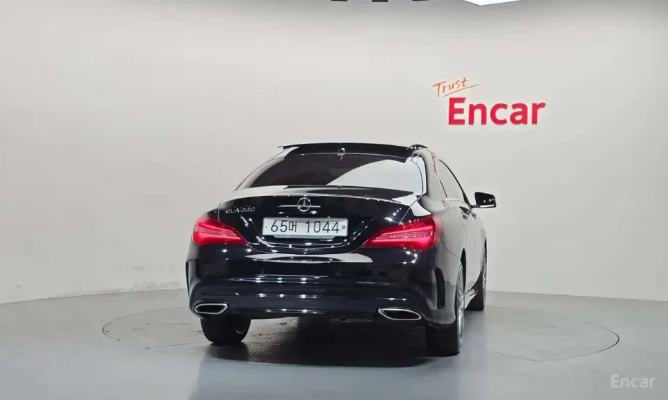 Mercedes-Benz CLA220 AMG Line 2018