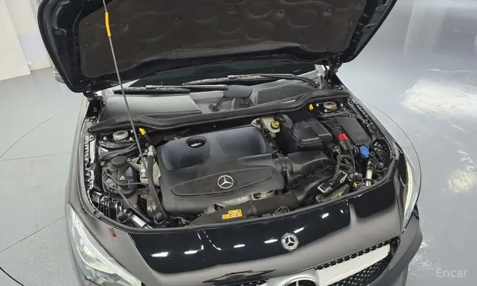 Mercedes-Benz CLA220 AMG Line 2018