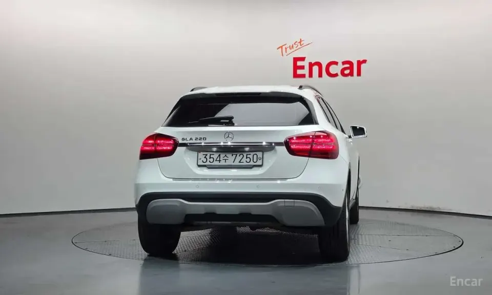Mercedes-Benz GLA220 2019