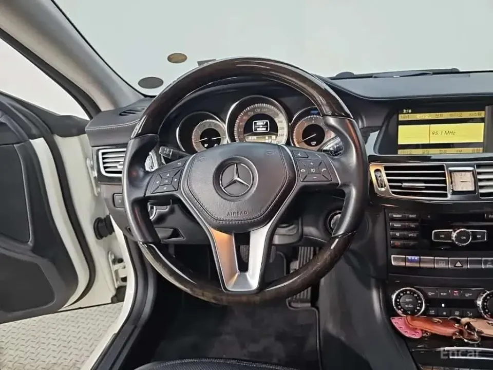 Mercedes-Benz CLS350 BlueEFFICIENCY 2012