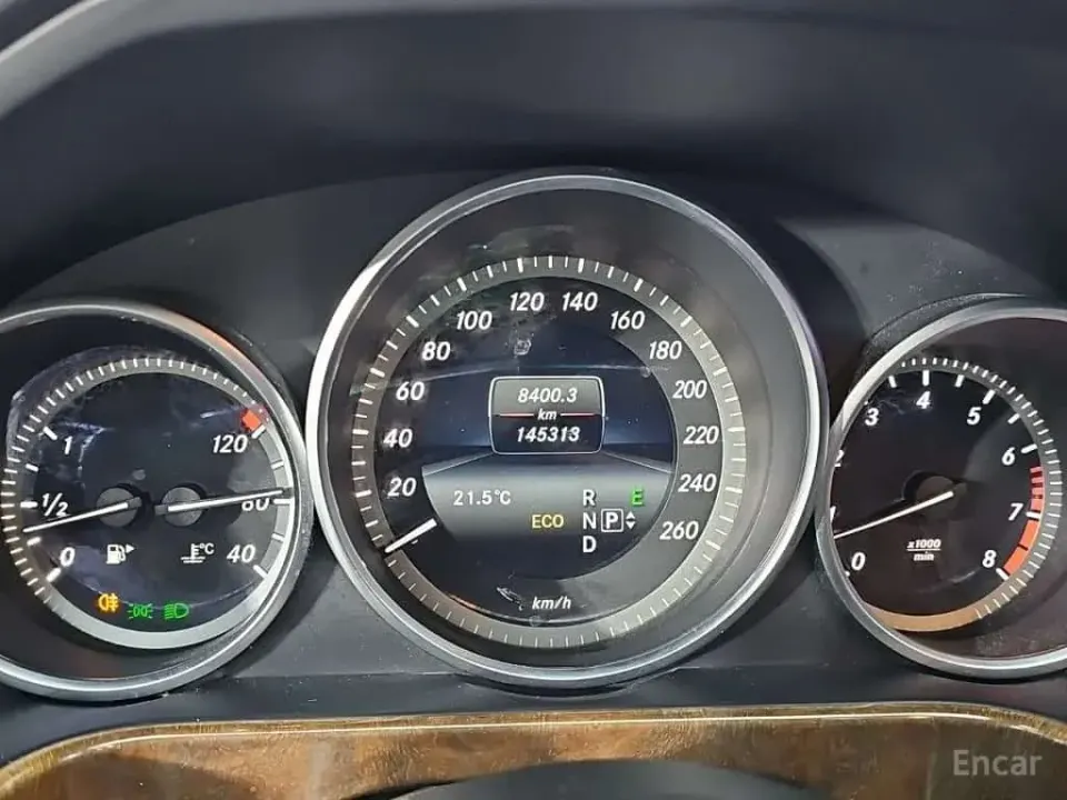 Mercedes-Benz E 200 E200 Elegance 2014