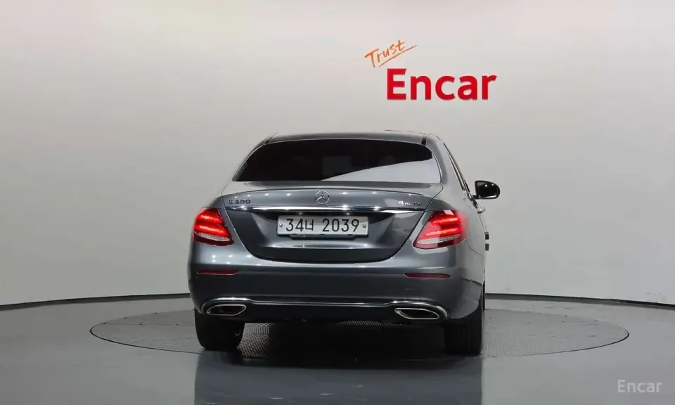 Mercedes-Benz E 300 E300 4MATIC AV Intelligent Drive 2017