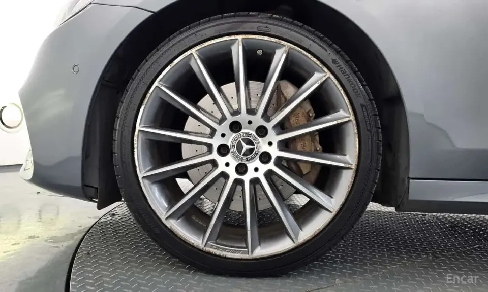 Mercedes-Benz E 300 E300 4MATIC AMG Line 2017