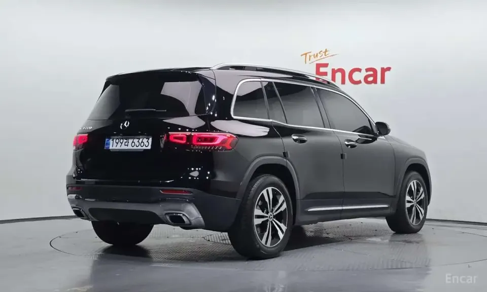 Mercedes-Benz GLB220 2021