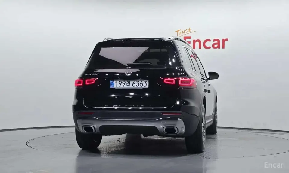 Mercedes-Benz GLB220 2021