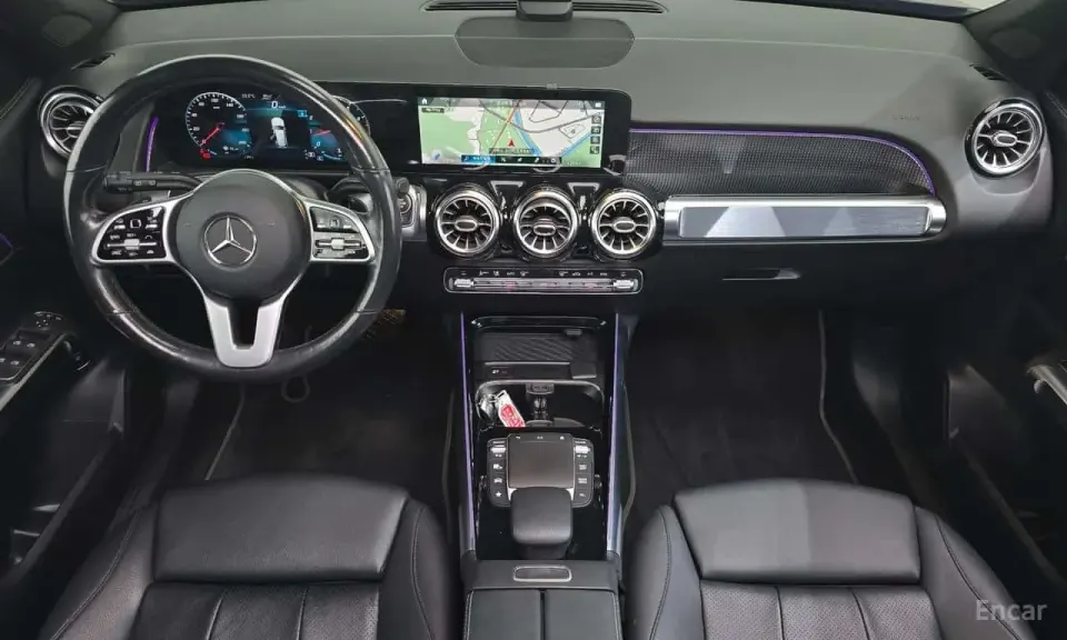 Mercedes-Benz GLB220 2021