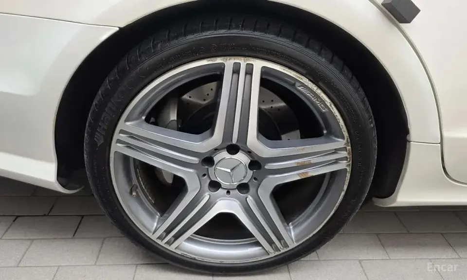 Mercedes-Benz CLS63 AMG 2011