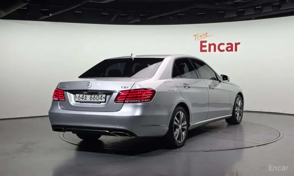 Mercedes-Benz E 220 E220 CDI Avantgarde 2013