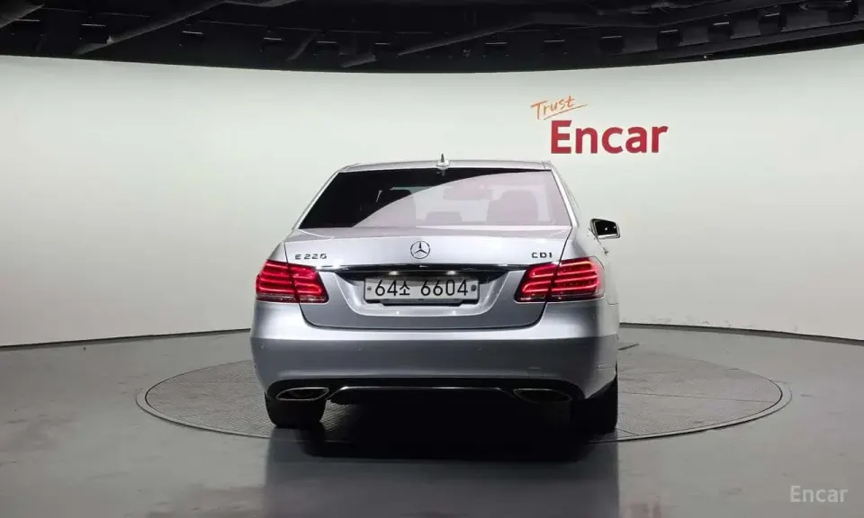 Mercedes-Benz E 220 E220 CDI Avantgarde 2013