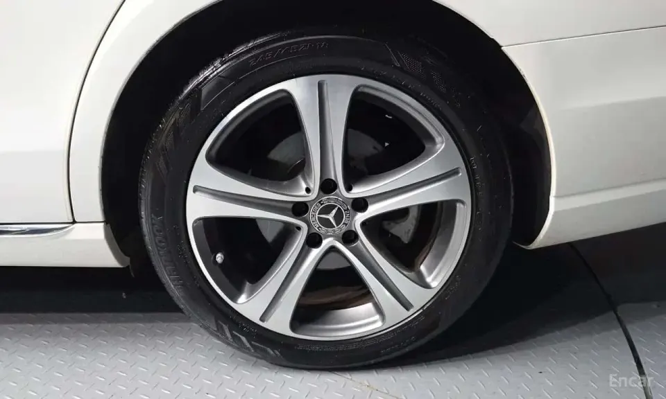 Mercedes-Benz E 300 E300 Avantgarde 2019