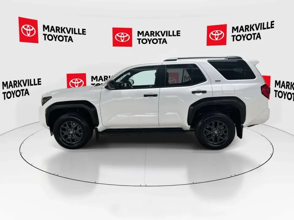 Toyota 4runner 2.4 2 SETS OF TIRES | 7 SEATS | HEATED SEATS | 4WD 2025