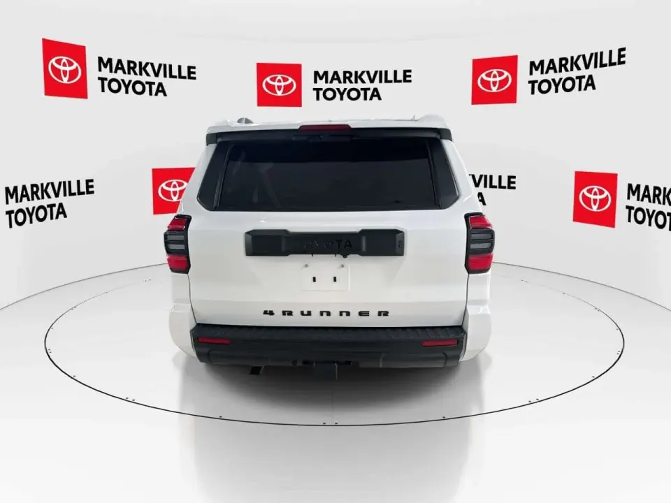 Toyota 4runner 2.4 2 SETS OF TIRES | 7 SEATS | HEATED SEATS | 4WD 2025