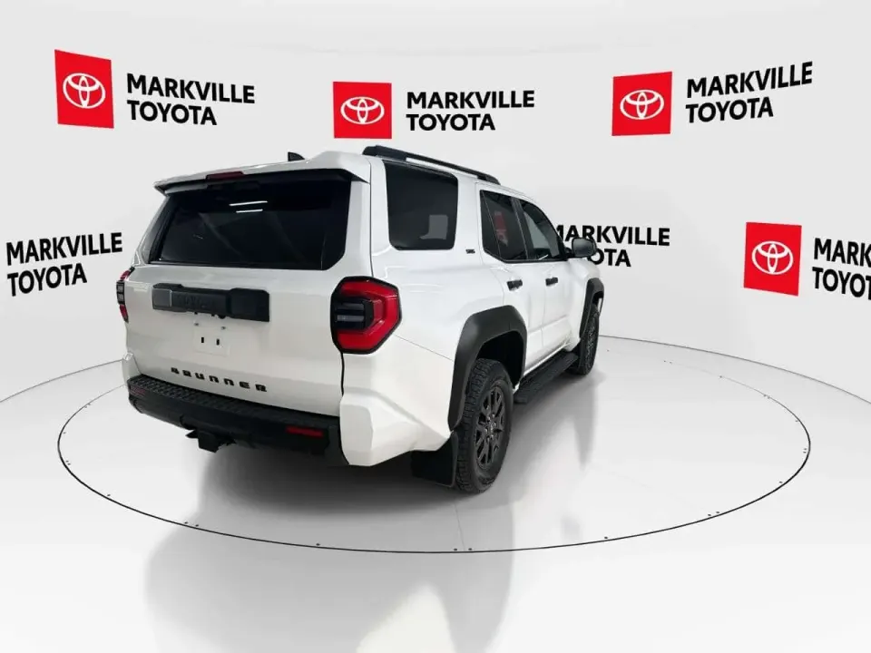 Toyota 4runner 2.4 2 SETS OF TIRES | 7 SEATS | HEATED SEATS | 4WD 2025