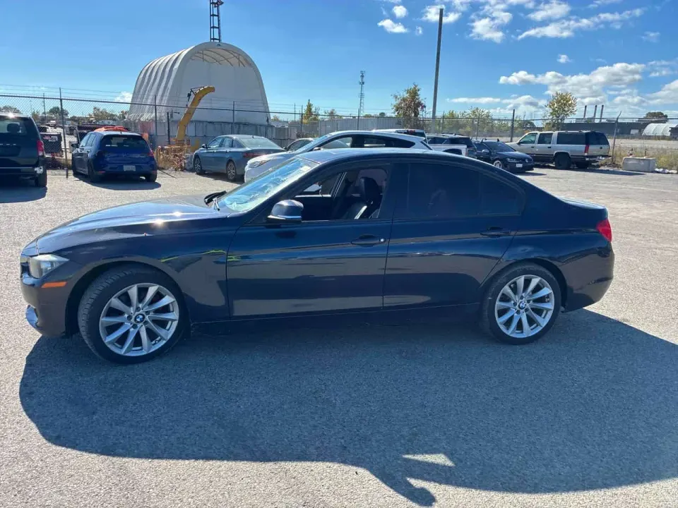 BMW 4dr Sdn 320i xDrive AWD 2013