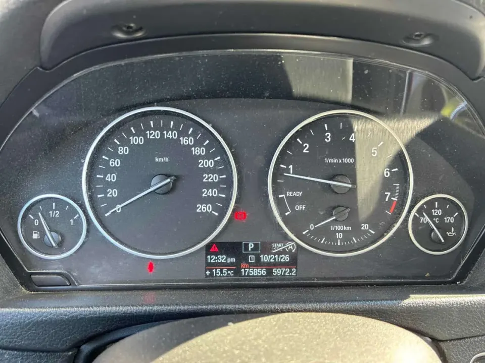 BMW 4dr Sdn 320i xDrive AWD 2013