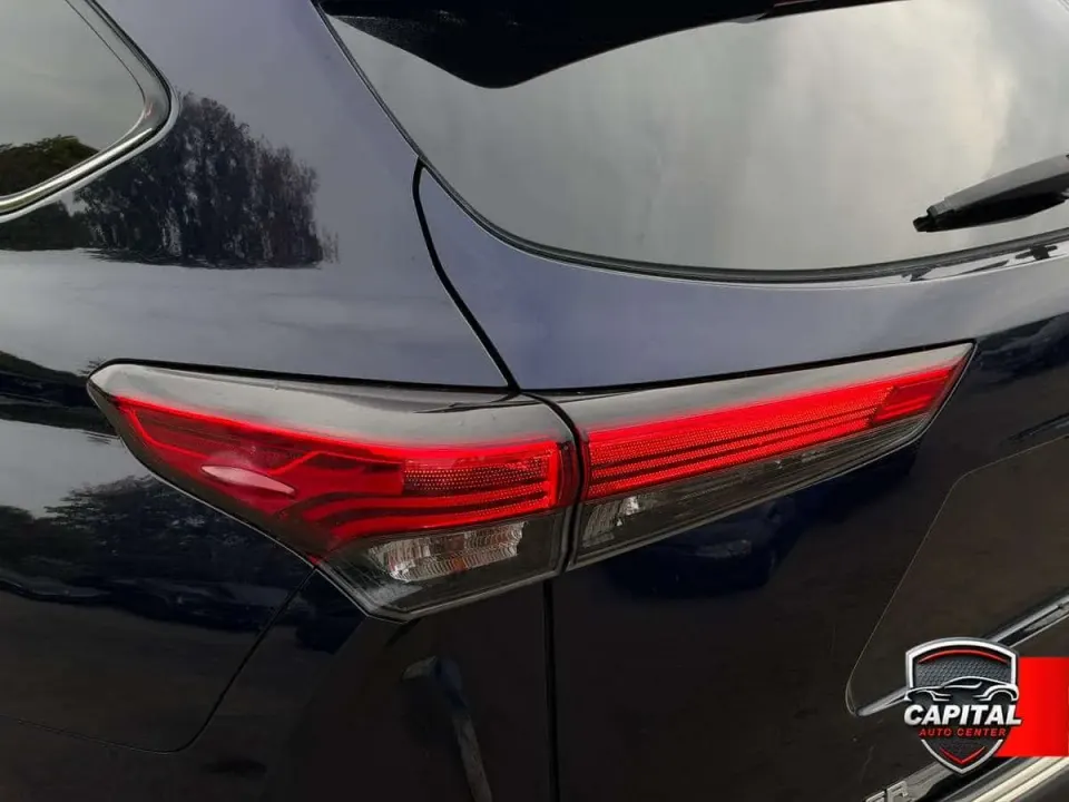 Toyota Highlander Limited 2020