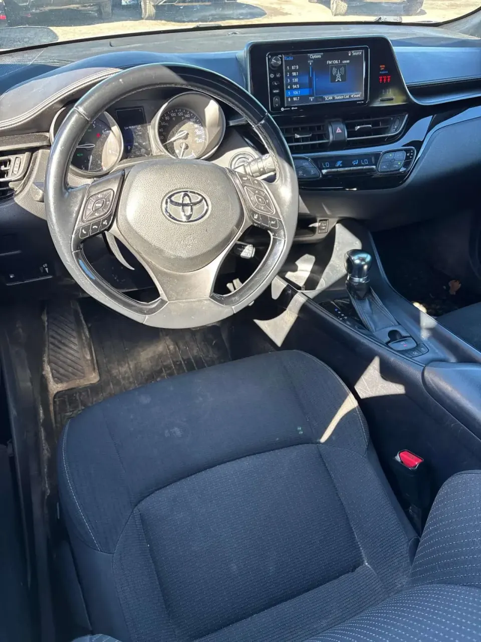 Toyota C-HR XLE 2018